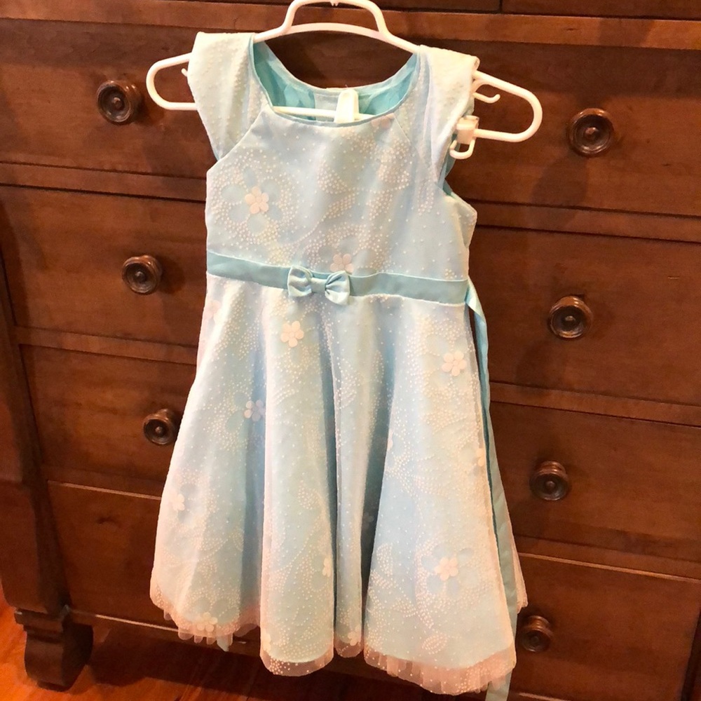 Little girls 👗 dress size 7